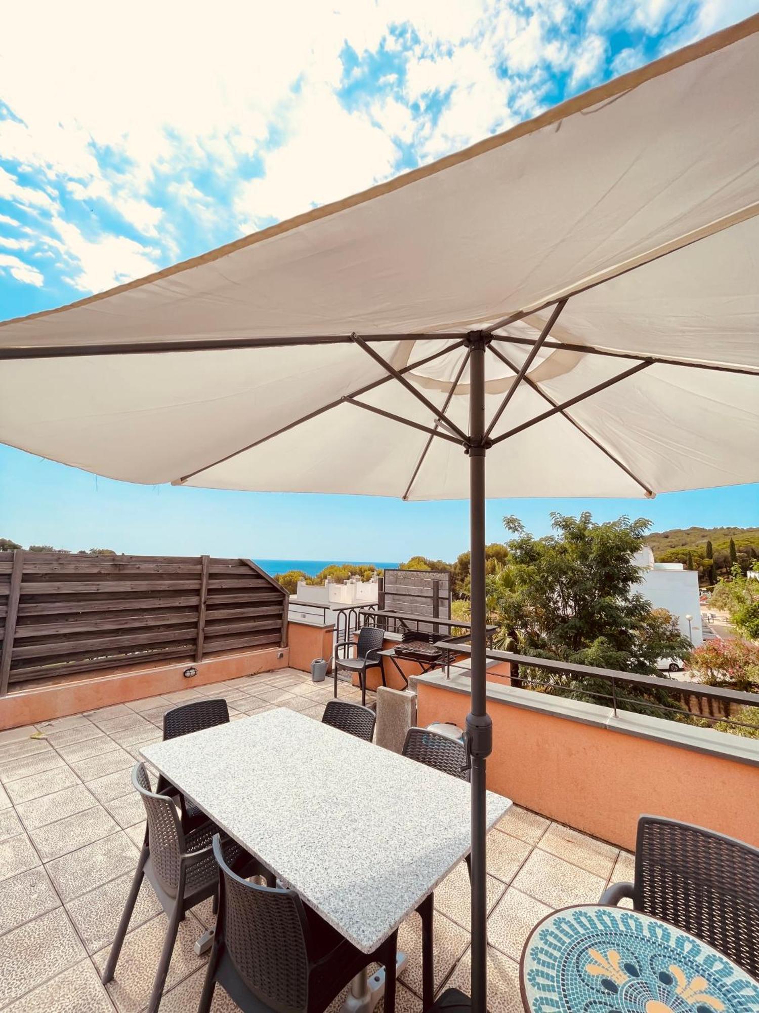 Sunny Apartment Sa Boadella Big Solarium Sea View Lloret de Mar Eksteriør billede